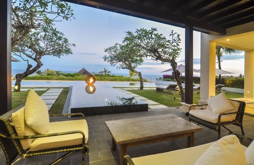 Ungasan Haus | Villa mit 13 Schlafzimmern und Meerblick Uluwatu;