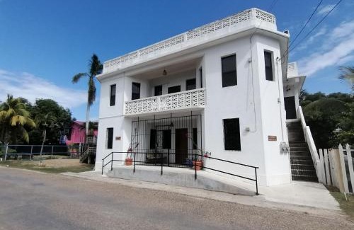 Dangriga Wohnung | 14 Cedar B