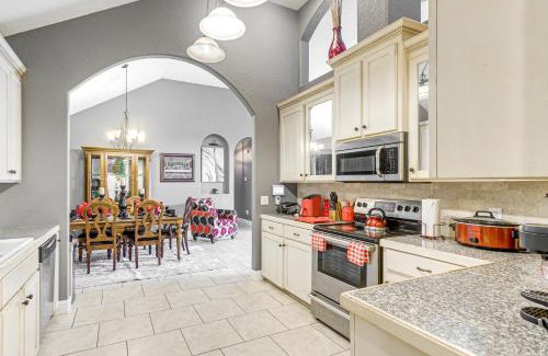 Brunswick Haus | 14 Mi to Jekyll Island Luxe Brunswick Home