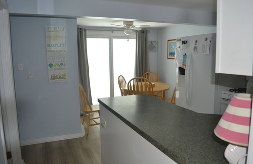 Seabrook Haus | 147B Franklin St Seabrook Beach SUN-SAND-SANDALS