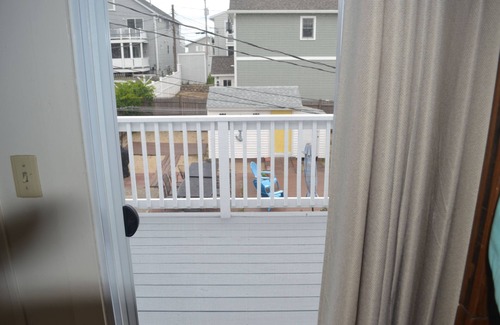 Seabrook Haus | 147B Franklin St Seabrook Beach SUN-SAND-SANDALS