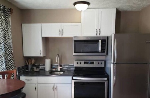 Thorpe Westwood Wohnung | 14th Avenue Suites #2