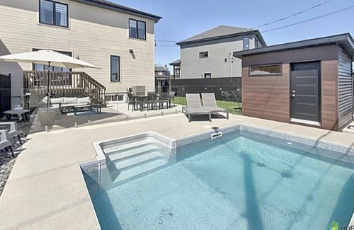 Carignan Haus | 15 min from dix-30, close to Montreal, quiet area with heated inground pool.