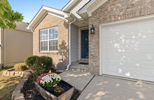 Lexington Haus | 15 Minutes to the horse park! Cozy 3 Bed, 2 Bath stay