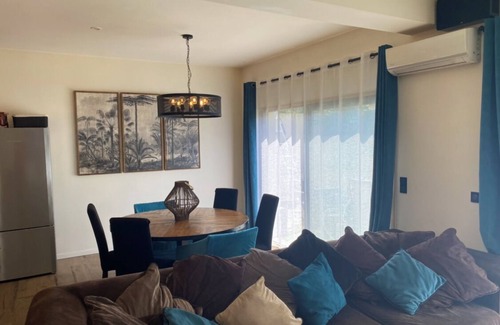 Noisiel Haus | 15 mn Paris et 15 mn Disney 3 mn JO Vaires 3 ch Terrasse bbq Baignoire Jacuzzi