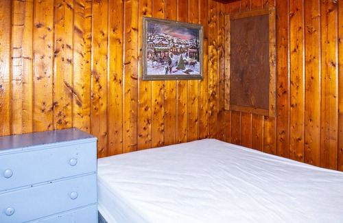 Houghton Lake Resort | 15 Steps from the Lake