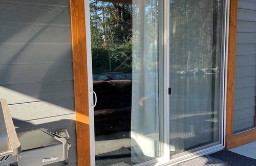 Shawnigan Lake Haus | 1500 sq ft Deluxe suite with swimming pond. Minutes to Shawnigan Lake