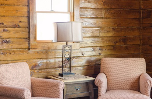 Columbia Falls Kabine | #16 - Flagpole View Cabins - King Cabin