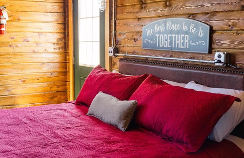 Columbia Falls Kabine | #16 - Flagpole View Cabins - King Cabin