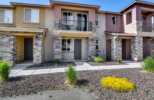 Carson City Haus | 16 Mi to Lake Tahoe Carson City Townhome