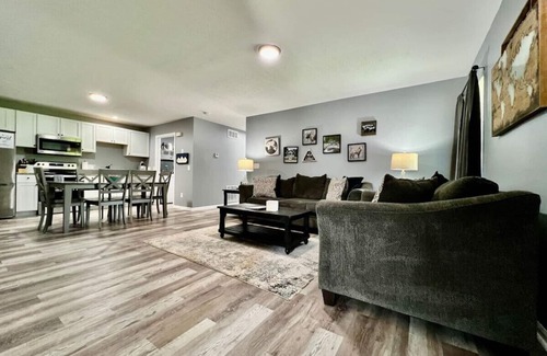 Monroe Haus | 160 Overbrook · 3 bedroom home w/ privately fenced yard + hot tub.