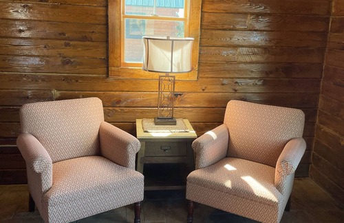 Columbia Falls Kabine | #17 - Flagpole View Cabins - Deluxe Cabin