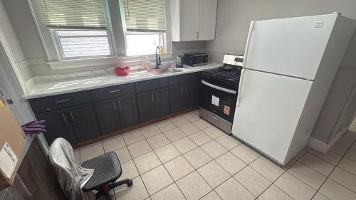 Lower Vailsburg Haus | 174 Stuyv
