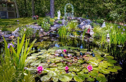 Orland Haus | 1790 Historic home on the Narramissic River in Orland Village