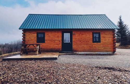 Columbia Falls Kabine | #18 - Flagpole View Cabins - Deluxe Cabin