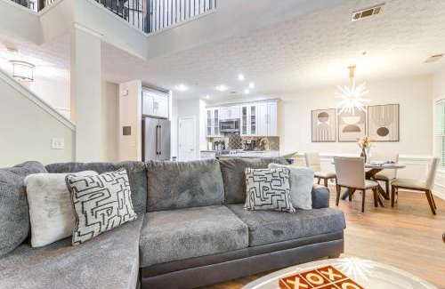 Rex Haus | 18 Mi to Atlanta Family Retreat with Patio