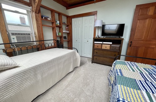 Nahant Haus | Panoramic Ocean Views and Private BEACH! Near Salem/Boston ❤️