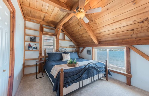 Nahant Haus | Panoramic Ocean Views and Private BEACH! Near Salem/Boston ❤️