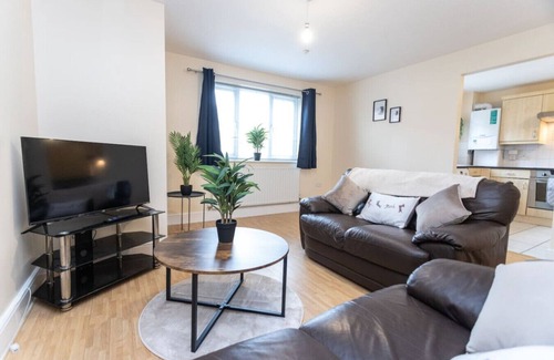 Swindon Wohnung | 18FC Apartment 2 Bedroom Sleeps 4 Long Stay Disc