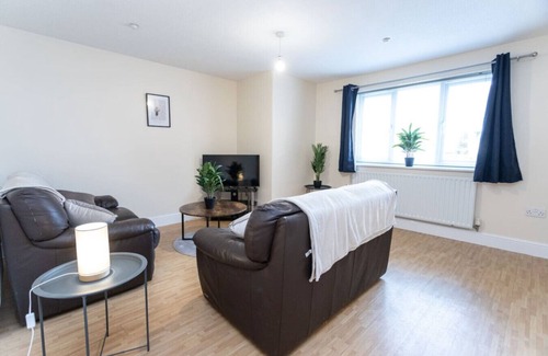 Swindon Wohnung | 18FC Apartment 2 Bedroom Sleeps 4 Long Stay Disc