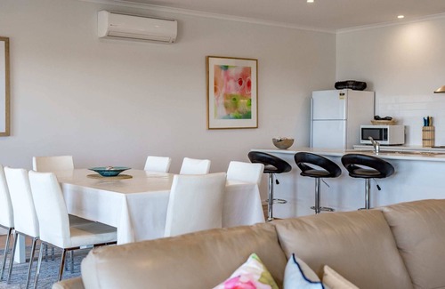 Encounter Bay Haus | 19 Seacrest Ave: uninterrupted, panoramic sea views from The Bluff to Goolwa