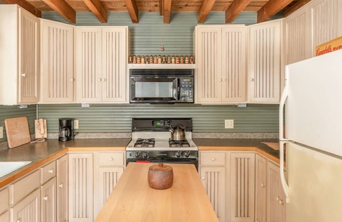 Camden Kabine | 1920’s Cozy Cabin on Megunticook Lake