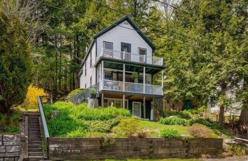 Camden Kabine | 1920’s Cozy Cabin on Megunticook Lake