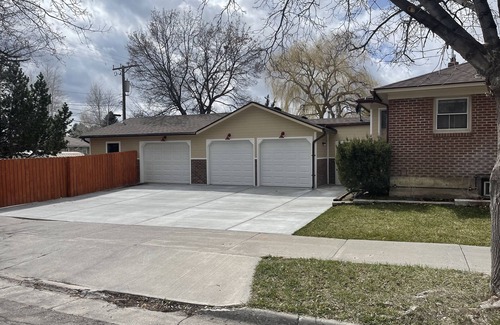 Idaho Falls Haus | 1950s Brick Charmer