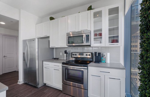 North Buckhead Wohnung | 19th Floor Private Balcony, Panoramic View, 24 hr security, Private Garage, Pool