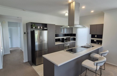 Normanville Haus | 19th Hole - Tee off & unwind in style at Lady Bay