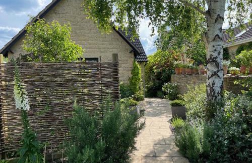 Corsham Haus | 1A Erneston Crescent