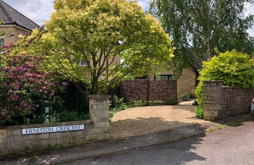 Corsham Haus | 1A Erneston Crescent