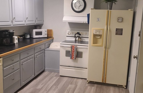 Bristol Wohnung | 1B/1B Apt. on Hobby Farm 🐔 🐐 in Bristol. 5 minutes from Newfound Lake