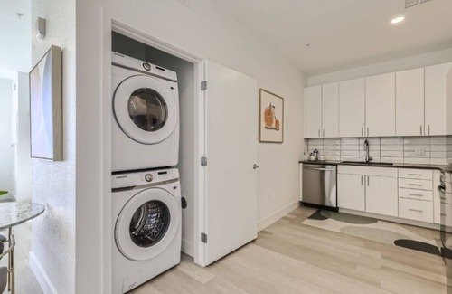 Aurora Wohnung | Stanley Unit- 1BR 1BA - W