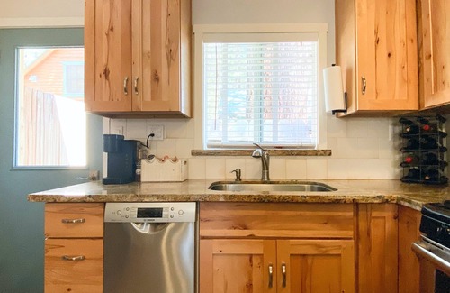 Kings Beach Haus | 1BD/1BA home 5 min walk to beach, bars and food.