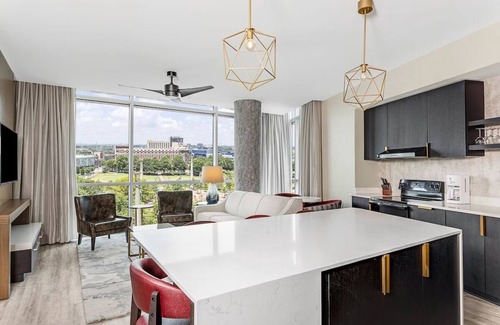 Peachtree Center Resort | 1Bed/1Bath New Resort in Downtown Atlanta Near Centennial Olympic Park!