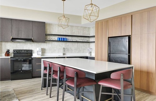 Peachtree Center Resort | 1Bed/1Bath New Resort in Downtown Atlanta Near Centennial Olympic Park!