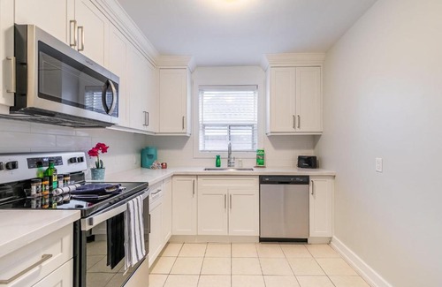 Hamilton Wohnung | 1BR Apt w King Bed & Netflix - Near DT Hamilton
