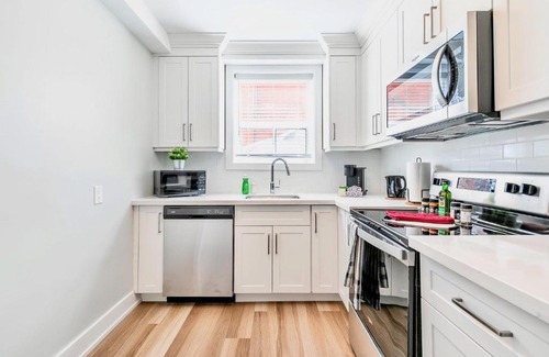 Hamilton Wohnung | 1BR Apt with King Bed & Netflix-Near Downtown