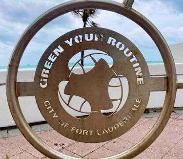 Hendricks and Venice Isles Haus | 1BR C direct on the water shared deck Free kayaks