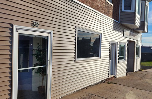 South Range Wohnung | 1BR Close to MTU, Keweenaw, Houghton w/Full Amenities on the SXS SnowmobileTrail