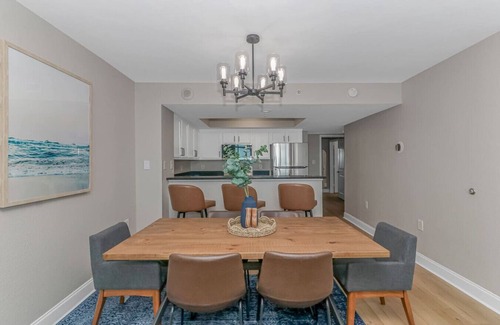 Downtown Myrtle Beach Wohnung | Direct Ocean Front Suite w/ Full Kitchen. Newly Renovated and Centrally Located!