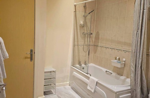 Birmingham City Centre Wohnung | 🏡 1BR Flat | Nr Children’s Hospital & Uni | 🚗 Free Parking