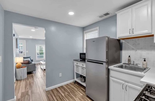 Ocean Grove Wohnung | Charming Ocean Grove Apartment with Balcony near Beach!