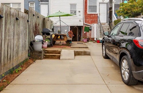 Park View Wohnung | 1BR Queen Suite w/Parking & Fast Fiber Internet