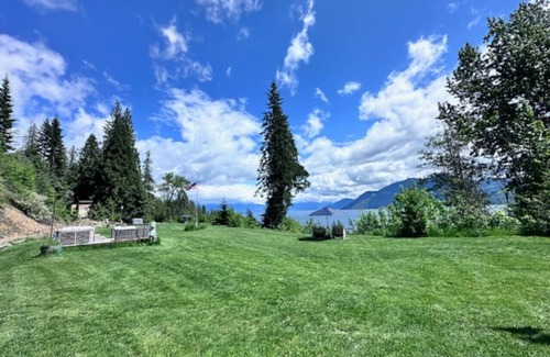 Sagle Haus | 1BR Tiny Home Hideaway w/ Lake & Mountain Views