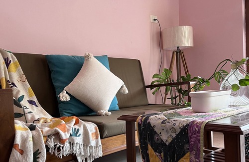 Agonda Haus | 1km from the beach, Family sized independent floor in a bungalow.