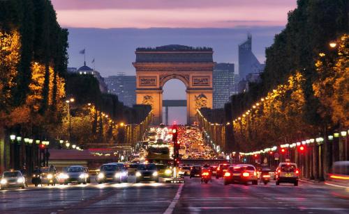 8th Arrondissement Wohnung | 1min Walk From Champs Elysées - Avenue Montaigne - AC - Self-Checkin - Working Desk