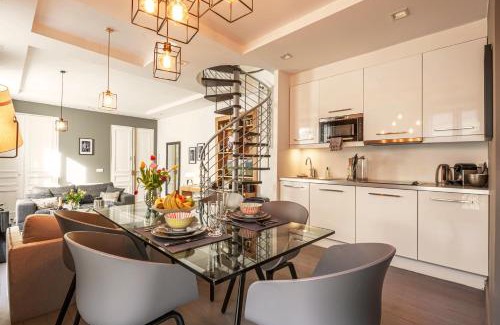 8th Arrondissement Wohnung | 1min Walk From Champs Elysées - Avenue Montaigne - AC - Self-Checkin - Working Desk