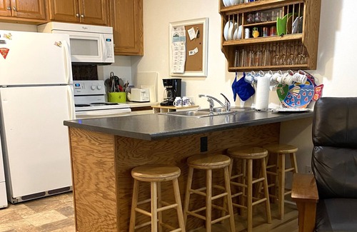 Oak Harbor Eigentumswohnung | 1. Stock, 1 Schlafzimmer, 1 Badezimmer, Behindertenfreundlich - für 4 Personen in Green Cove